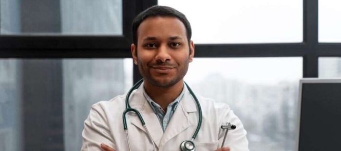 front-view-doctor-working-clinic